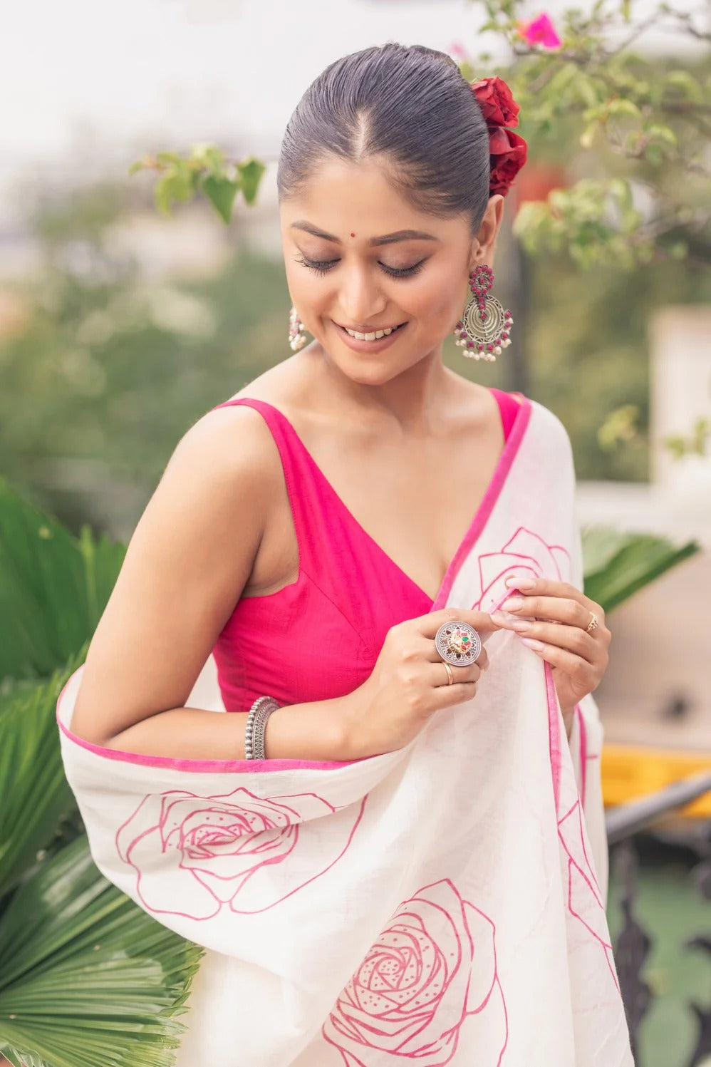 Linen Floral Print Saree with Handmade Zalar | Rose Print Designer Saree | 6.30 Meter
